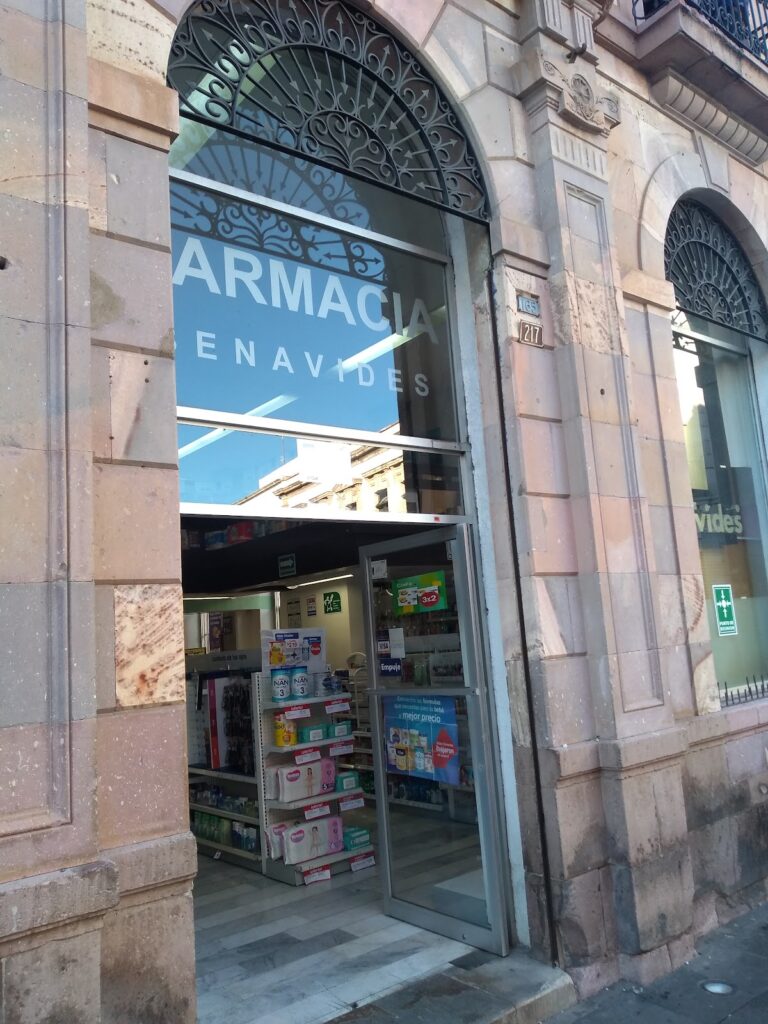 16549 farmacias benavides 768x1024