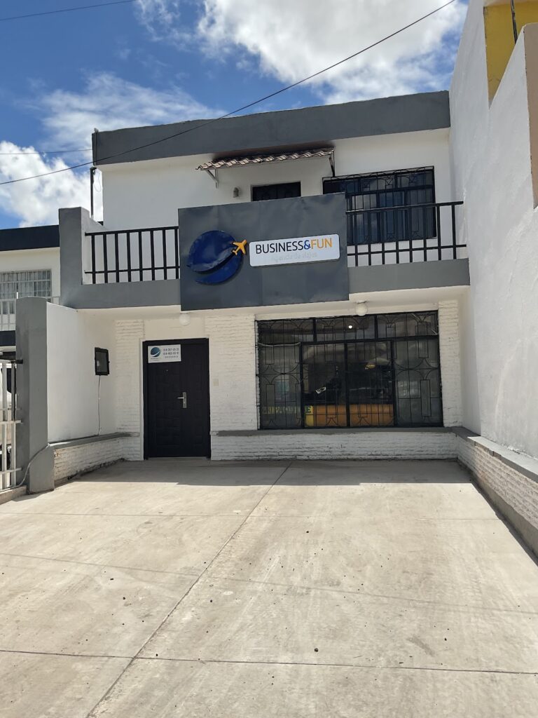 26087 agencia de viajes business fun 768x1024