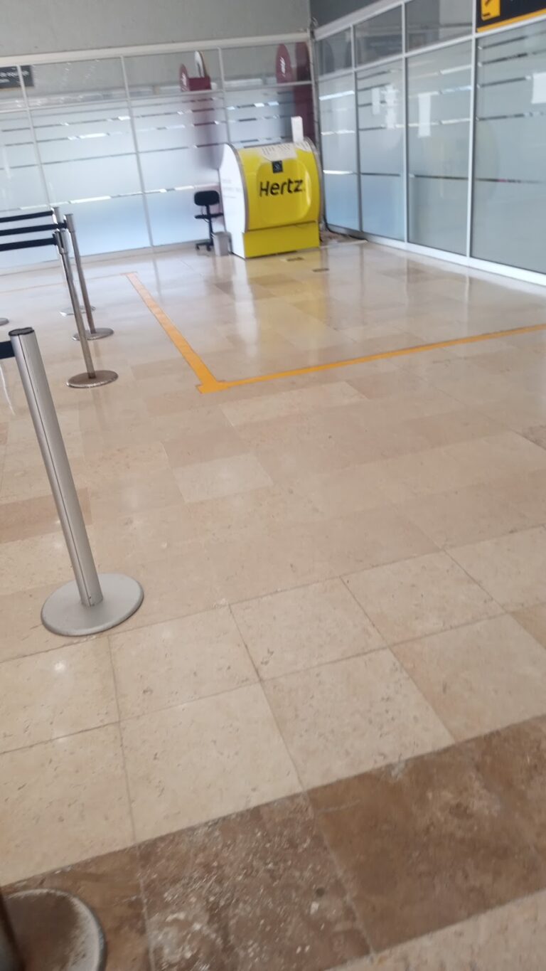 44403 hertz mexico nuevo laredo aeropuerto renta de autos 768x1365