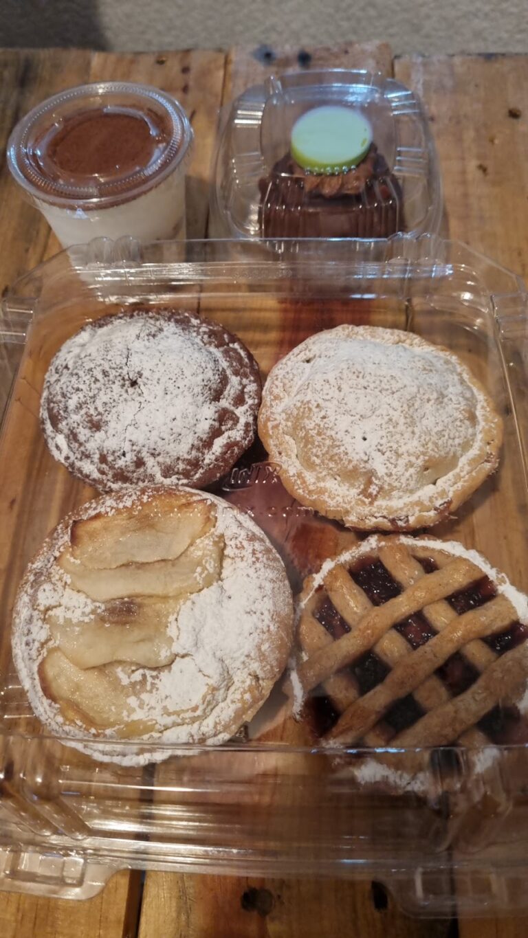 45825 pequena pasteleria 768x1365