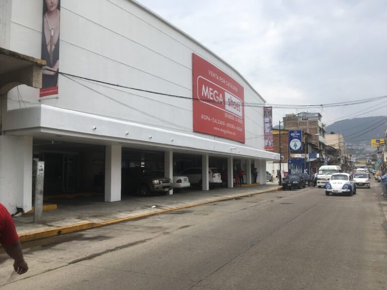 46981 megashoes acapulco centro 768x576