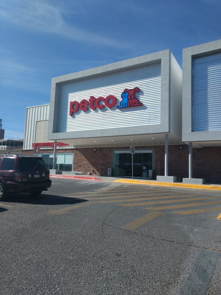 51409 petco chihuahua 768x1024