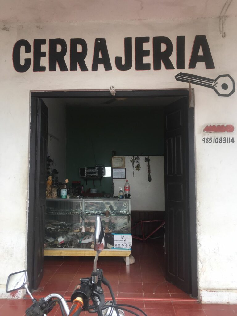 5607 cerrajeria lara 768x1024
